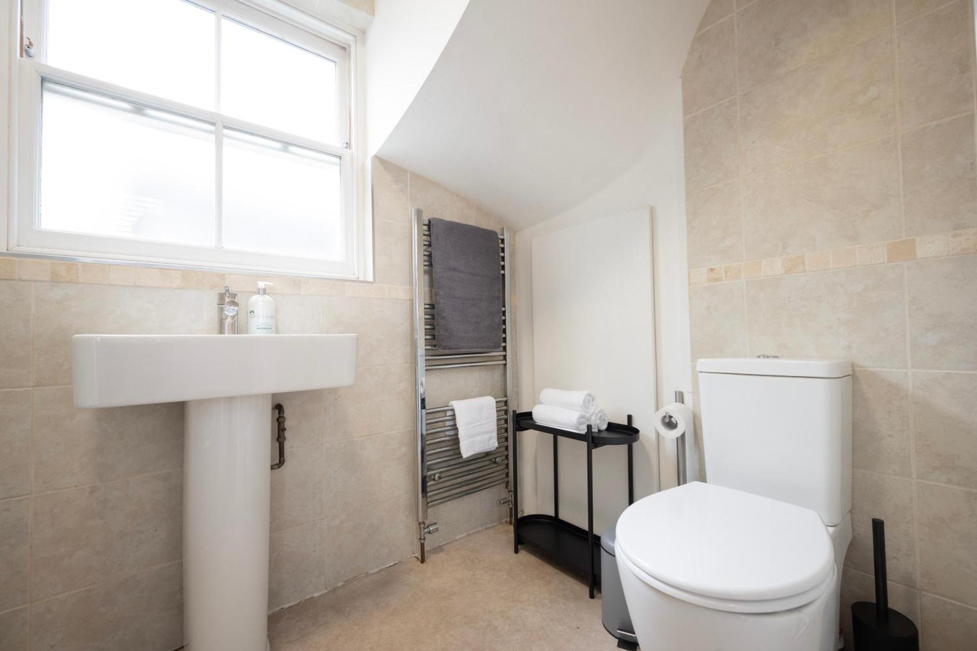 3-Bedroom Charming Central House Canterbury Buitenkant foto